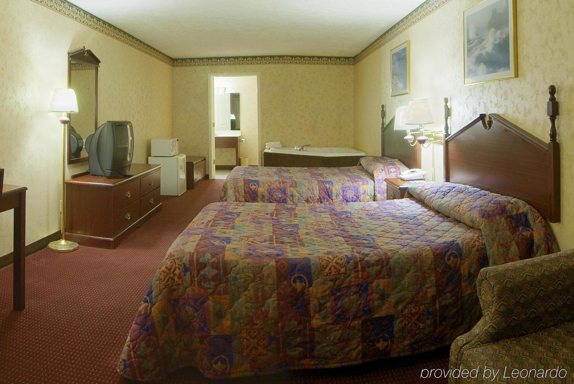 Americas Best Value Inn & Suites Mt. Pleasant Mount Pleasant Стая снимка